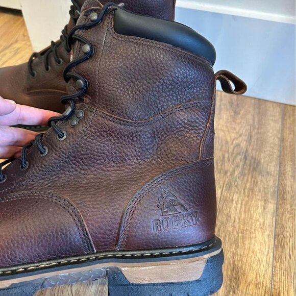 Mens leather boots. Size 14 wide. New condition. Slip/oil resistant. - Picture 3 of 11